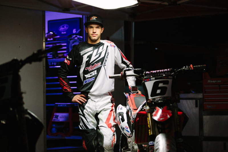 Illustration for article titled Behold The Controlled Chaos That Is Flat Track Motorcycle Racing